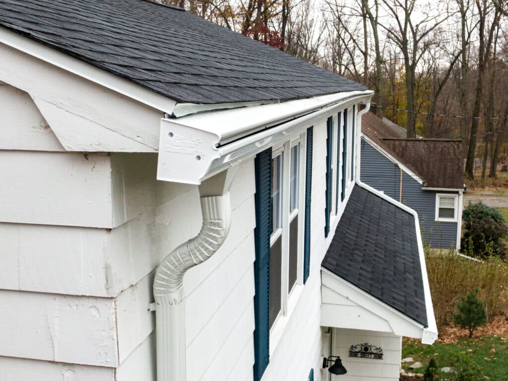 Roof Repair vs Replacement